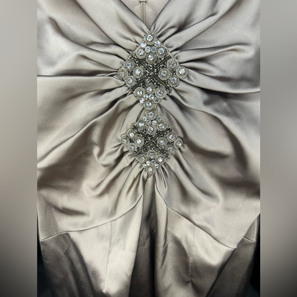 Women’s David Meister Gold Jeweled Acetate Nylon Sleeveless Midi Dress Size 8 - Picture 4 of 9